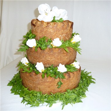 Celebrate your wedding with pork pie wedding cake. Pork Pie Wedding cake 2